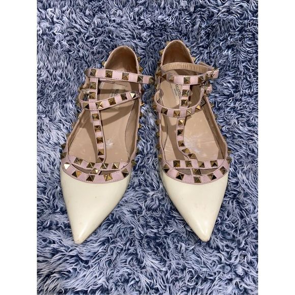Valentinoโ'Rockstud' Point Toe Flat, US 7.5 / EU 38.5, Retails $995 - Picture 2 of 15